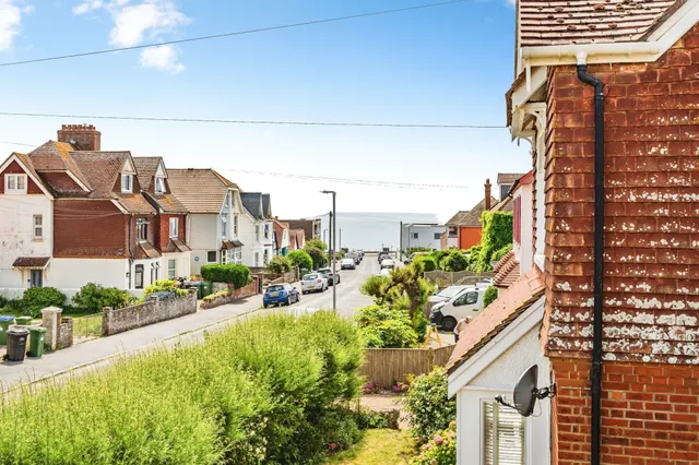 Claremont Road, Seaford, BN25, photo 1