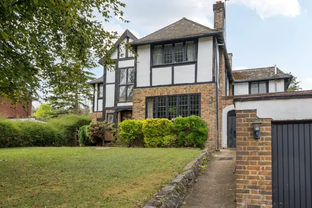 Dome Hill, Caterham, CR3, photo 1
