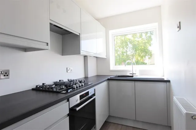 Lemont Road, Sheffield, S17 4HA, photo 1