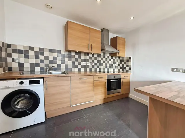 Low Road, Balby, DN4, photo 2