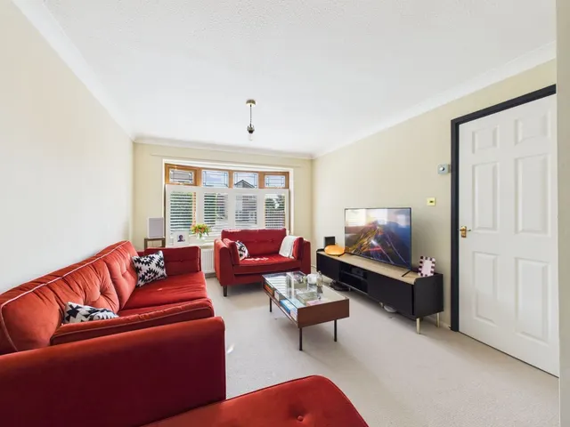 Wood Mount, Rothwell, LS26, photo 2