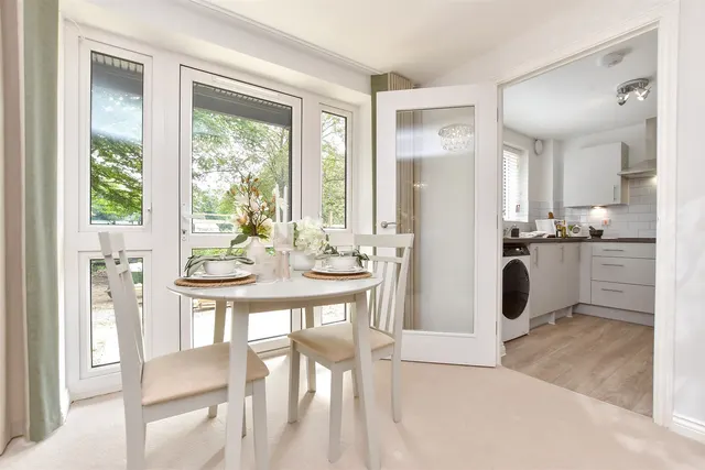 Victoria Road, Cranleigh, GU6, photo 3