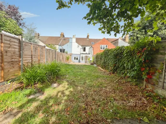 Ash Road, Aldershot, GU12, photo 2