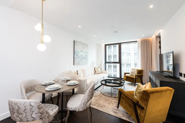 49 Thornes House, Charles Clowes Walk, The Residence, 40-42 Ponton Road, London, photo 1