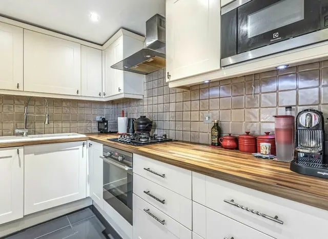 Photo 3 — Stanwick Road, West Kensington, W14