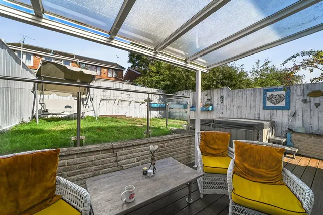 High Meadows, Chigwell, IG7, photo 2