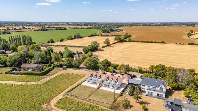 White Roding, Dunmow, CM6, photo 3