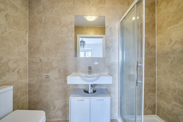Photo 3 — Flat 6, 313a Ballards Lane, London
