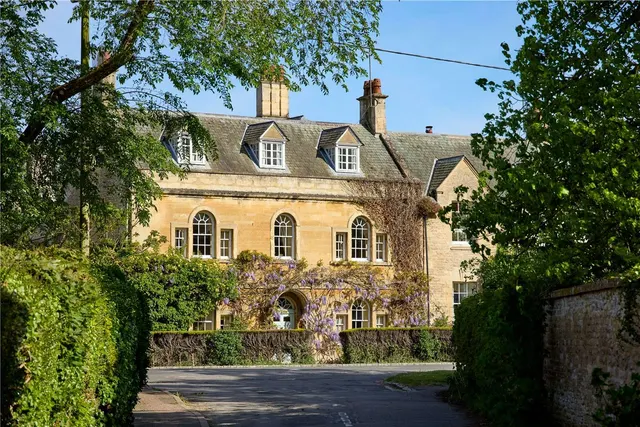 Broad Street, Bampton, Oxfordshire, OX18 2LS, photo 1