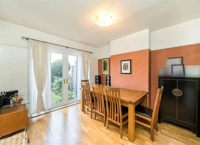 Photo 3 — Bramdean Crescent, Lee, SE12