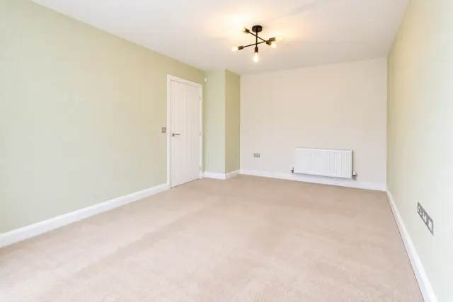 Daffodil Drive, Stafford, photo 2