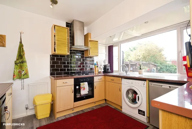 High Moor Crescent, Leeds, LS17, photo 3