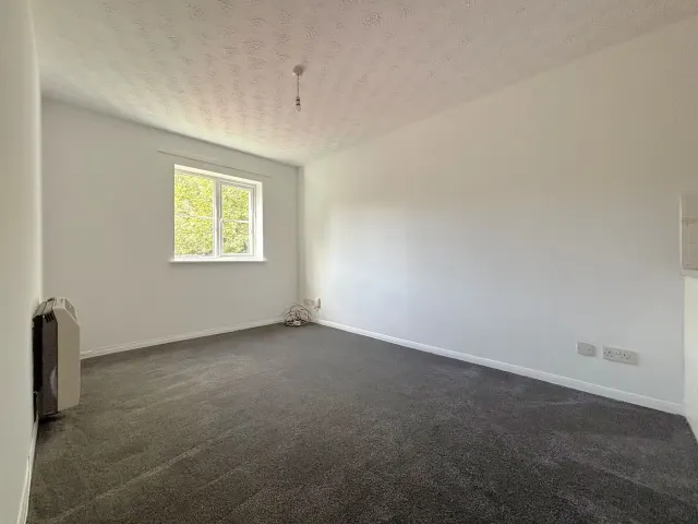 Chagny Close, Letchworth Garden City, SG6, photo 2