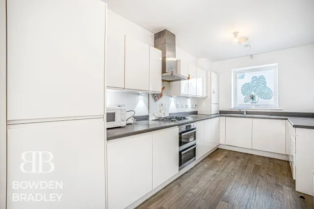 Hughes Road, Hainault, IG6, photo 1