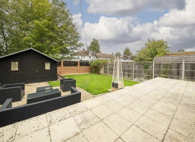 Photo 2 — Staines Road, Twickenham, TW2