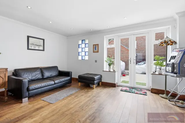 Deer Park Way, Waltham Abbey, EN9, photo 2