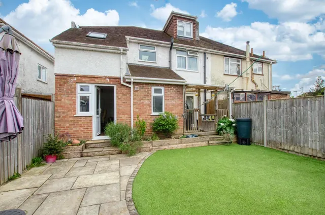 Photo 2 — Archery Grove, Southampton, SO19 9FB