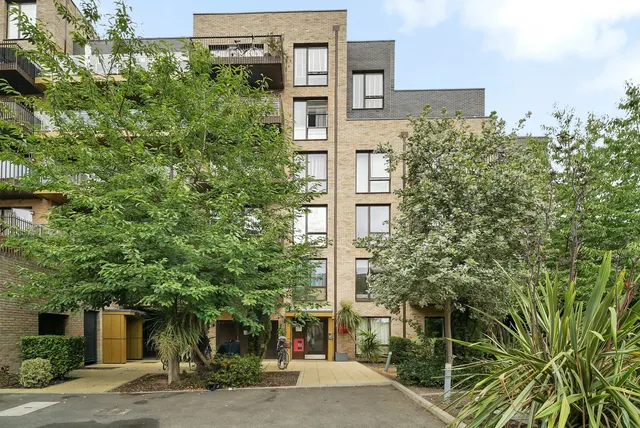 Flat 202 Harrold Court, 17 Guthridge Close, London, E14 6UG, photo 1