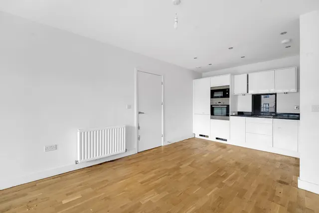 Photo 3 — Flat 202 Harrold Court, 17 Guthridge Close, London, E14 6UG