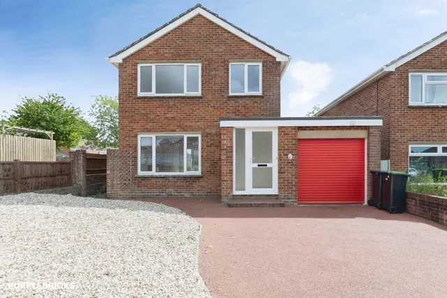 Marston Close, Blandford Forum, DT11, photo 1