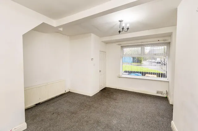 Crescent Road, Ellesmere Port, CH65, photo 3