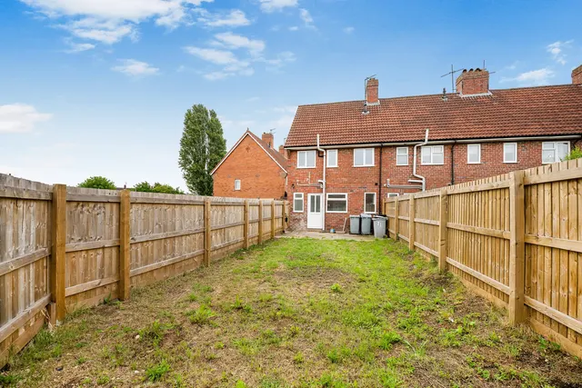 Belmont Grove, Grantham, photo 1