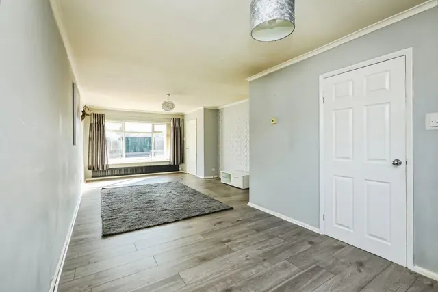 St. Stephens Drive, Aston, S26, photo 3