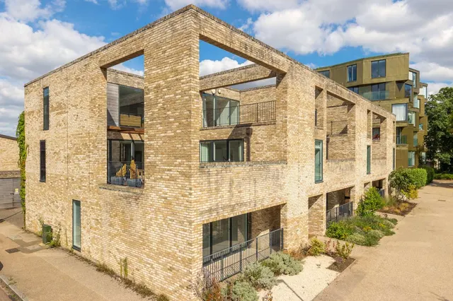 Aberdeen Square, Cambridge, Cambridgeshire, CB2 8BZ, photo 1