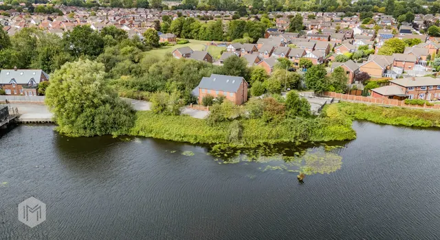 Photo 2 — Lock Cottage Weir Lane, Woolston, Warrington, WA1 4QH