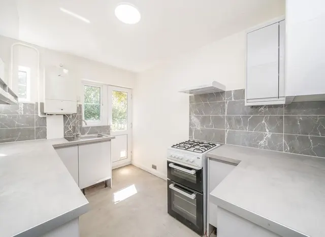Photo 3 — Manor Road, Twickenham, TW2
