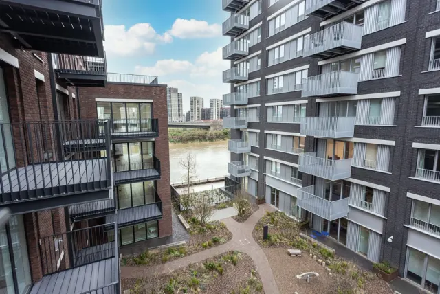 Goodluck Hope Walk, Blackwall, E14, photo 1