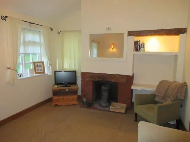 Elmdon Grange, Solihull, B92, photo 3