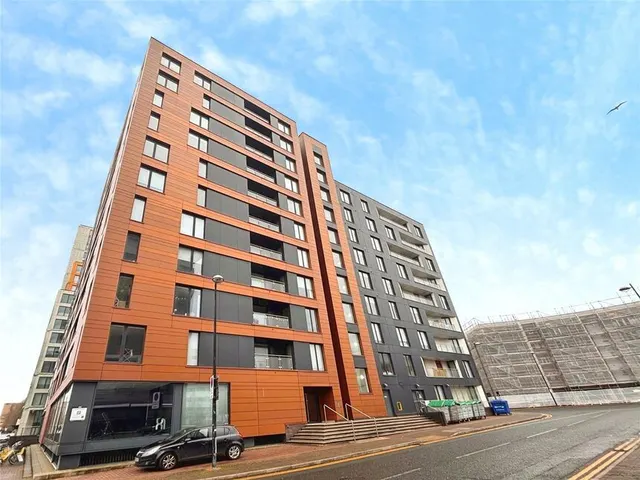 Elmira Way, Salford, M5, photo 1
