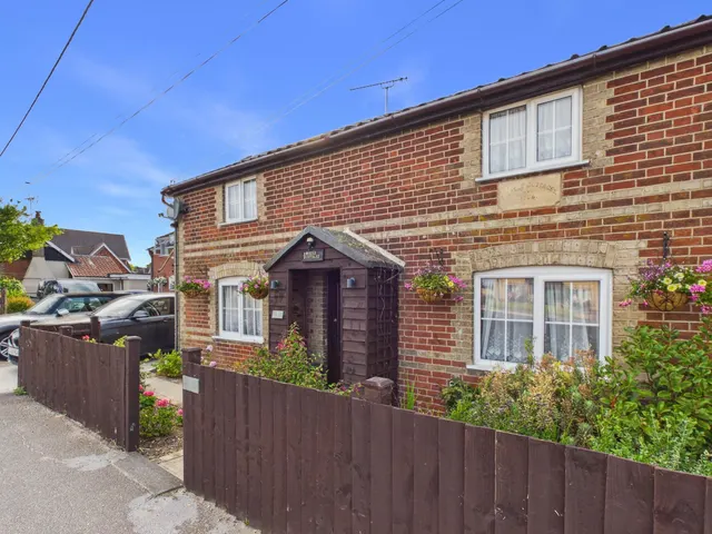 Church Road, Stowupland, photo 1