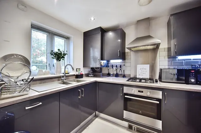 Millner Drive, Leybourne, ME19, photo 2