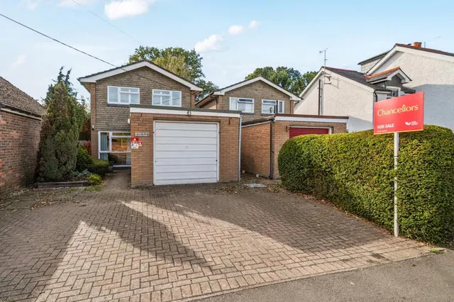 Benner Lane, West End, GU24, photo 1