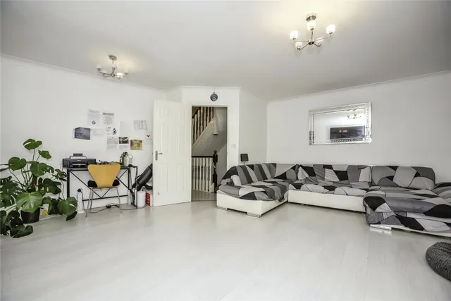 Ulverston, Purfleet-on-Thames, Essex, RM19, photo 1