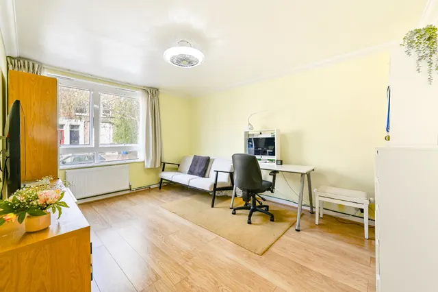 Photo 2 — 13 Ashmore Road, London