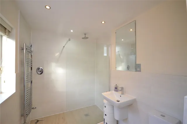 Heath Road, Liverpool, L19, photo 3