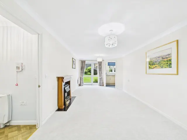 Kings Road, Horsham, photo 2