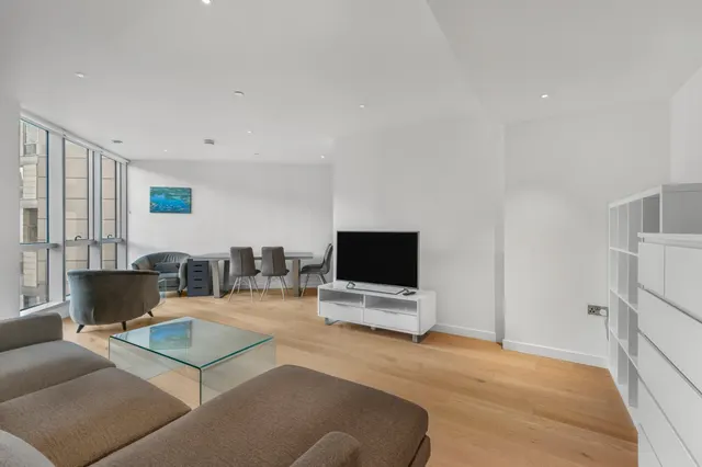 Biscayne Avenue, London, E14, photo 2