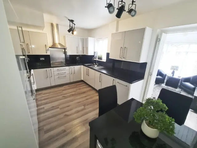 Thankerton Avenue, Audenshaw, M34, photo 2