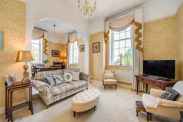 King George Gardens, Chichester, PO19, photo 2