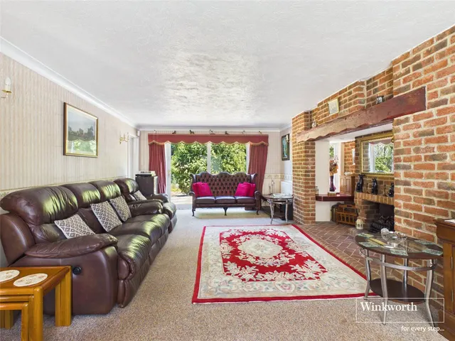 Photo 3 — Thornbers Way, Charvil, Reading, Berkshire, RG10