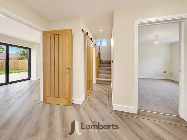 Pumphouse Lane, Redditch, photo 3