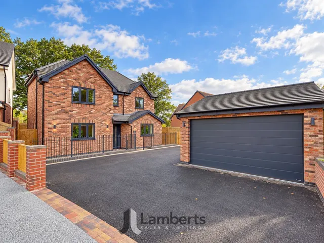 Pumphouse Lane, Redditch, photo 1
