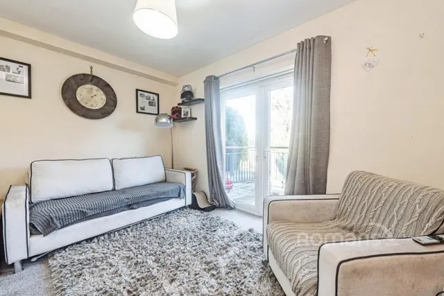 Mapledurham Drive, Purley on Thames, RG8, photo 3