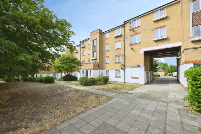 Dads Wood, Harlow, photo 1