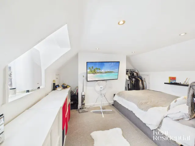 New Hythe Lane, Larkfield, ME20, photo 3