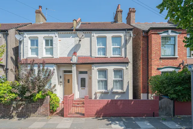 57 Marlborough Road, London, photo 1